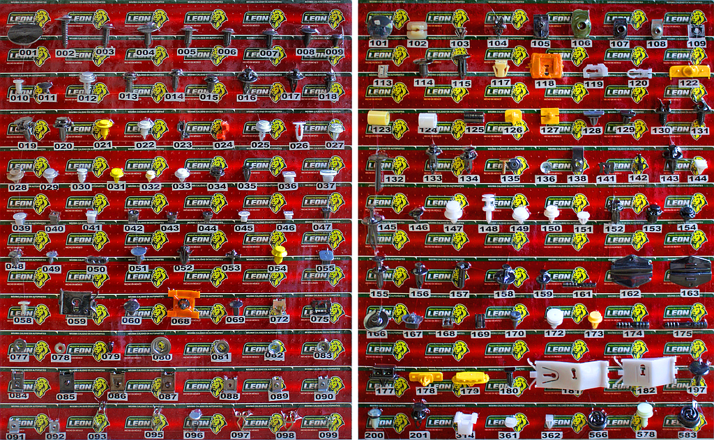 MUESTRARIO DE GRAPAS (JGO. DE 2 EXHIBIDORES)