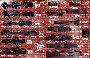 MUESTRARIO DE GANCHOS COFRE VARIOS (2 TABLAS)