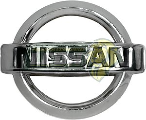 EMBLEMA PARRILLA NISSAN TSURU III 05-13 (CROMADO, LETRAS NEGRAS) (E010, EM-9001) 8.7x7.2 cm