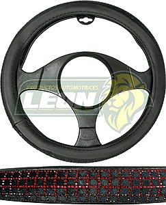 FUNDA P/VOLANTE NEGRA CON PEDRERIA T/DIAMANTE EN CUADRO ROJO, MEDIANA 38 cm.